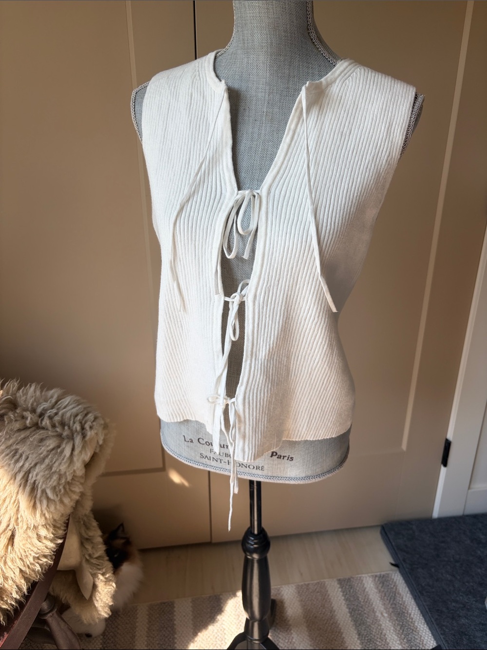 Sincerely Jules Size M White Tie Front Knit Sweater Vest NWT